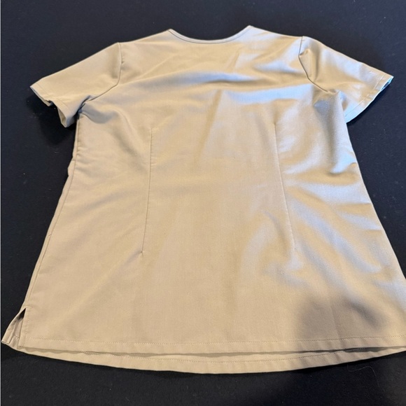 Figs Women’s Scrub V-Neck Top. Light grey Sz S - Picture 4 of 4